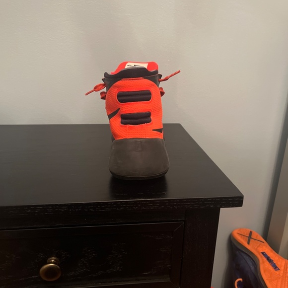 Nike 2015 Hyperdunks - Picture 5 of 6